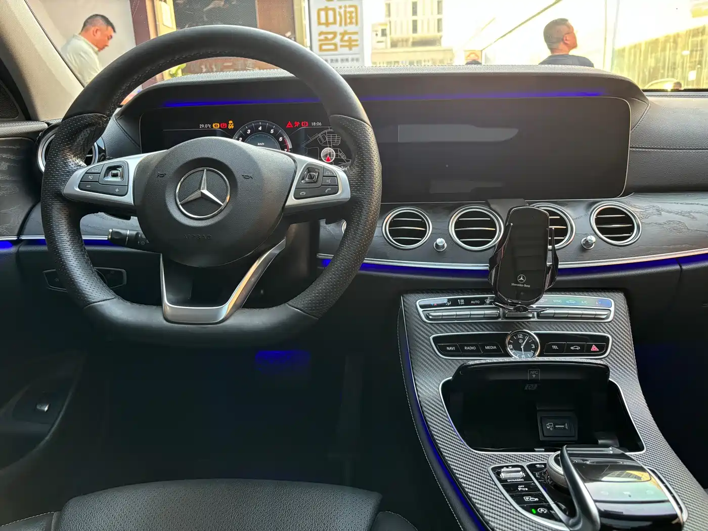 Mercedes-Benz E-Class 2016 E 200 L Sport Type фото 14
