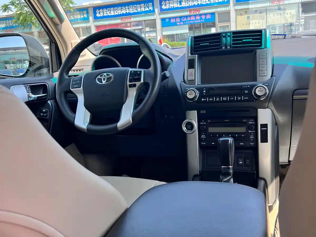 Toyota Prado 2010 4.0L Automatic TX-L фото 11