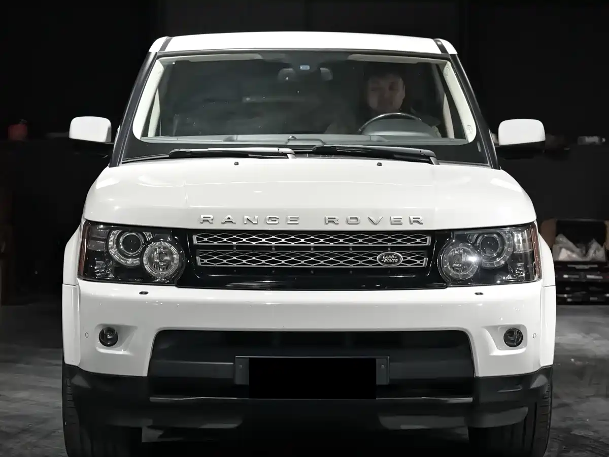 Photo 2 - Land Rover Range Rover Sport