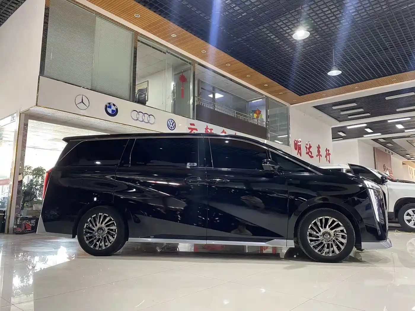GAC Trumpchi Trumpchi M8 2023 Model Master Series Hybrid Ultimate Edition фото 21