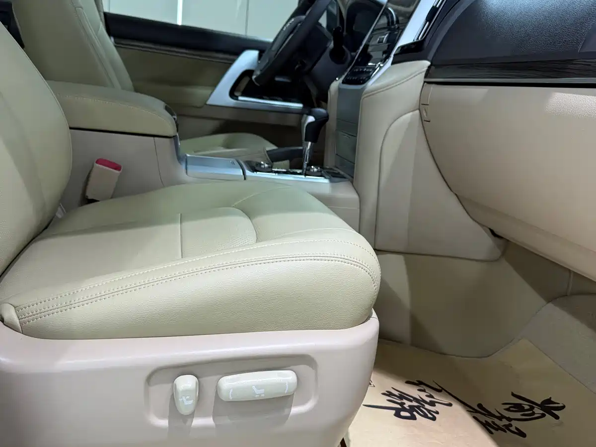 Toyota Land Cruiser (Import) 2015 2015 4.0L V6 Middle East Limited Edition