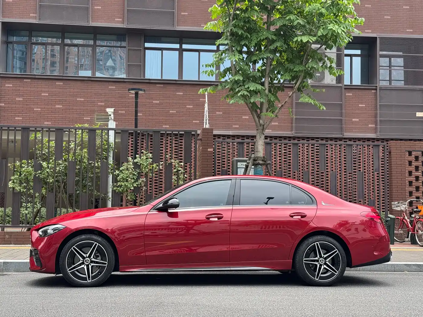 Mercedes-Benz C-Class 2023 Facelift C 260 L Night Sport Edition фото 3