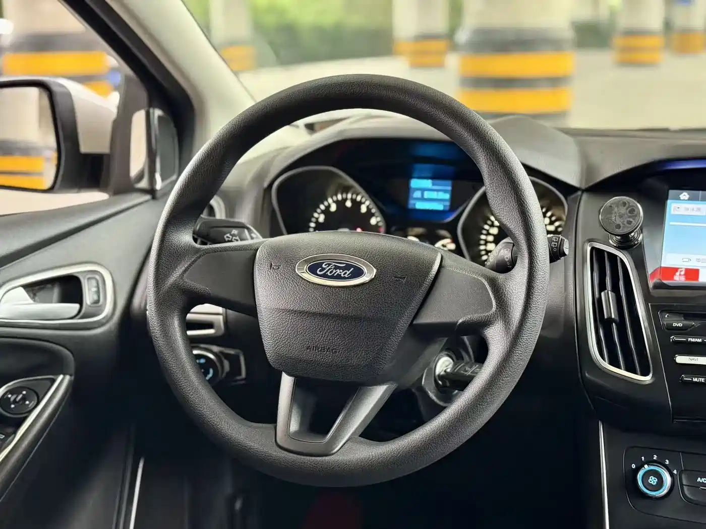 FORD FOX