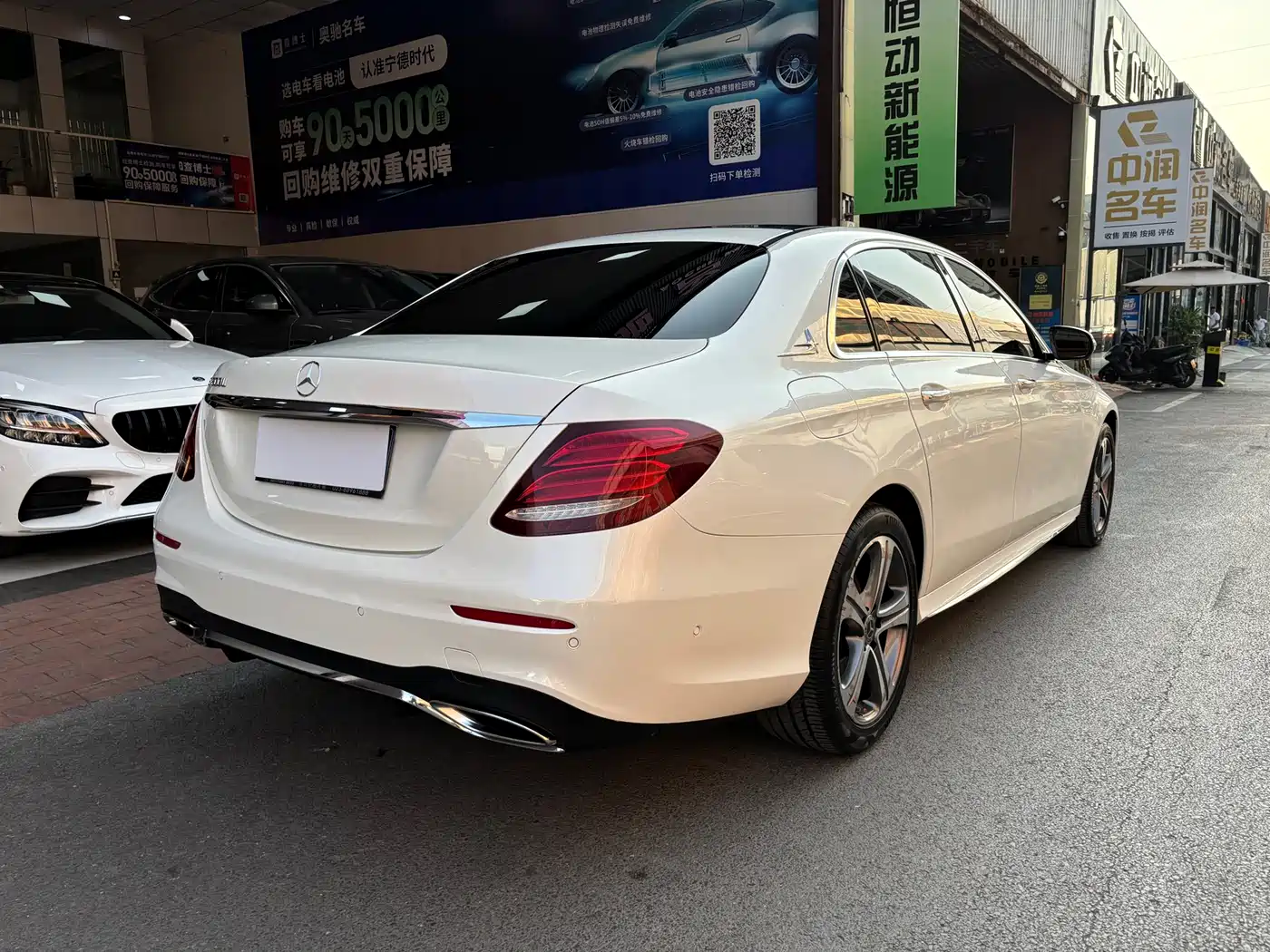 Mercedes-Benz E-Class 2016 E 200 L Sport Type фото 5
