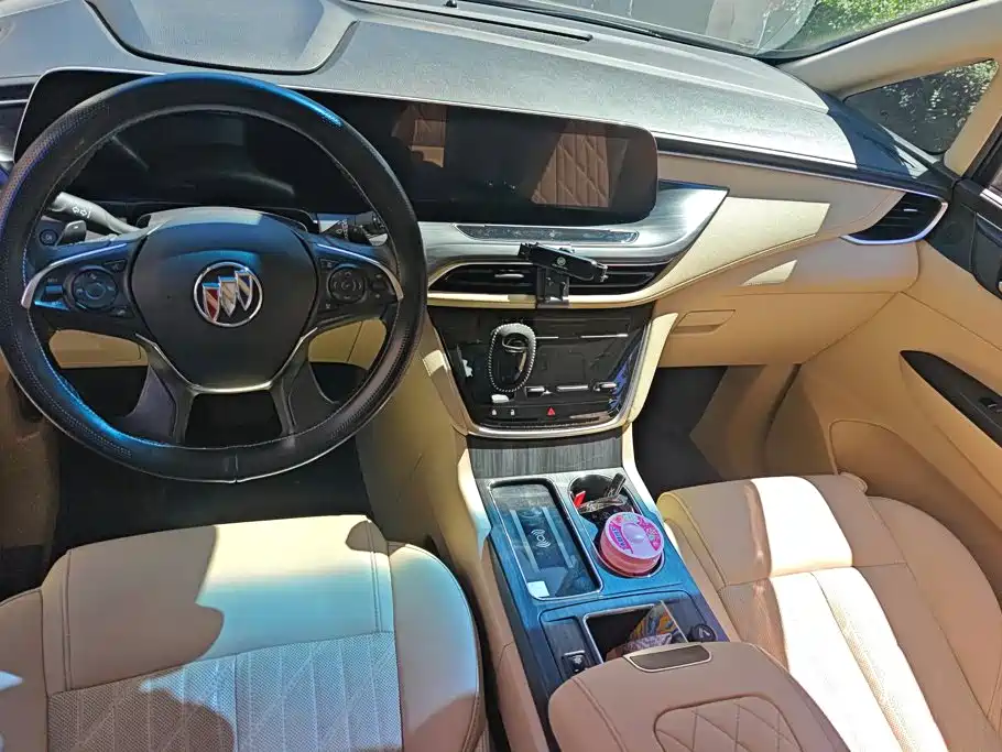 Photo 12 - Buick GL8