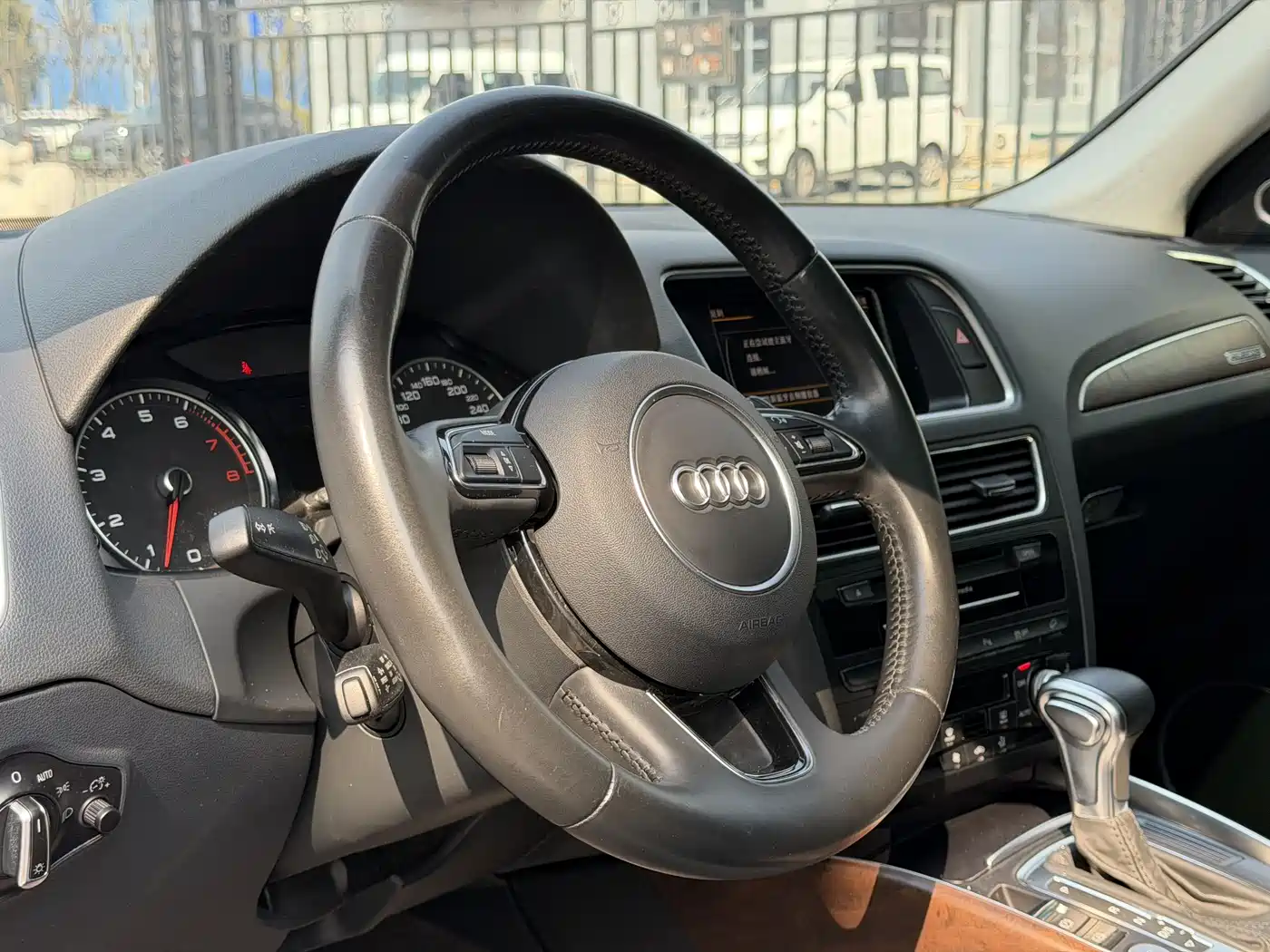 Audi Q5 2016 40 TFSI Comfort Model фото 15