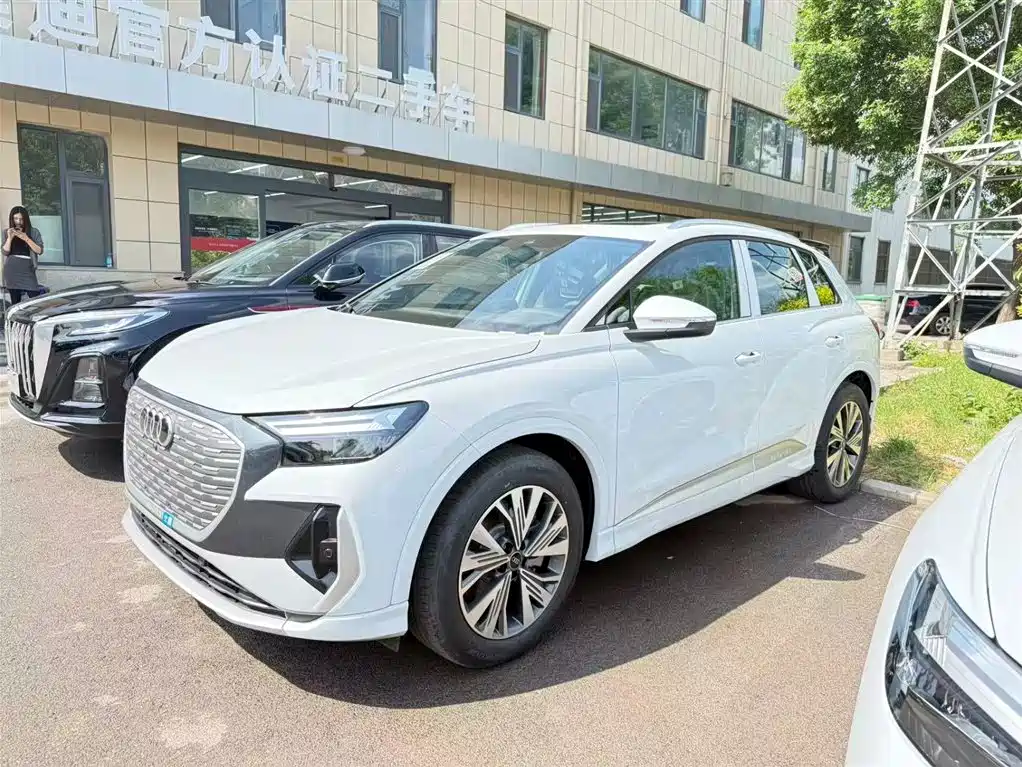 Audi Q4 e-tron 2024 40 e-tron Pioneer Edition