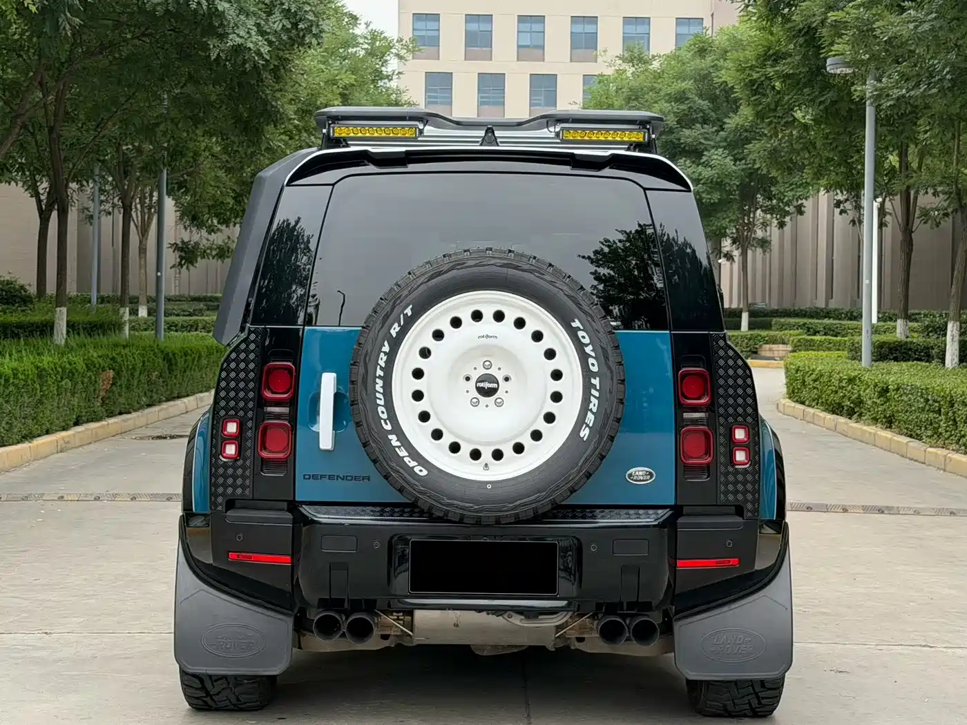 Фото 27 - Land Rover Defender