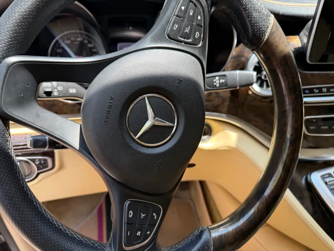 Mercedes-Benz V-Class фото 9
