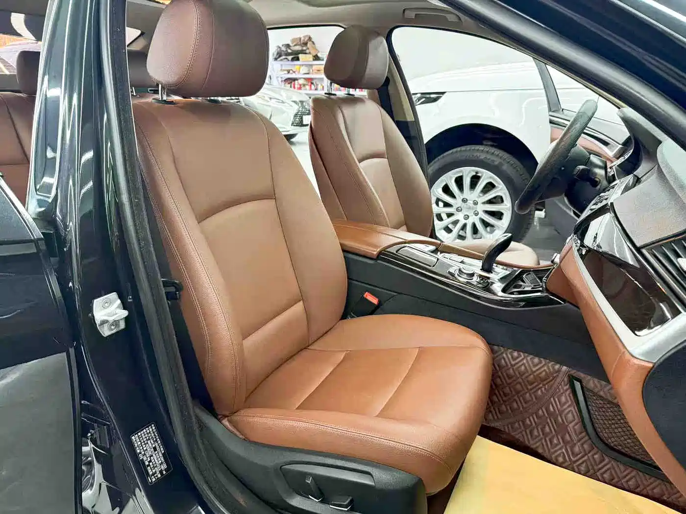 BMW 5 Series 2017 525Li Leading Edition фото 13