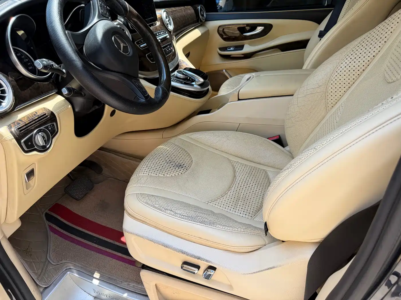 Mercedes-Benz V-Class фото 8