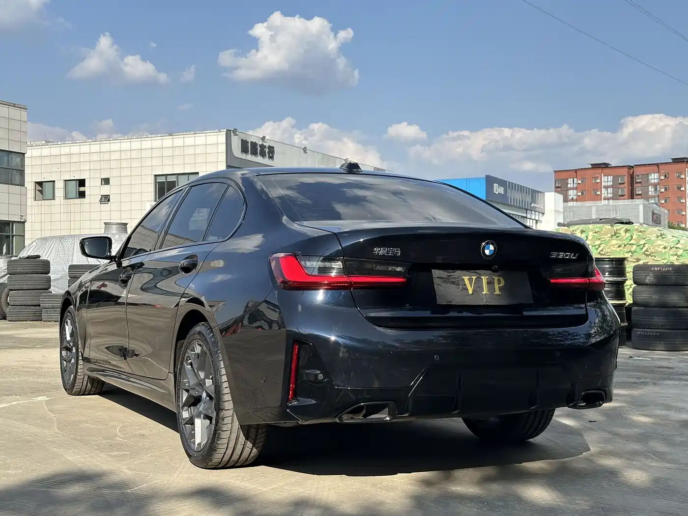BMW 3 Series 2025 330Li M Sport Night Edition фото 6
