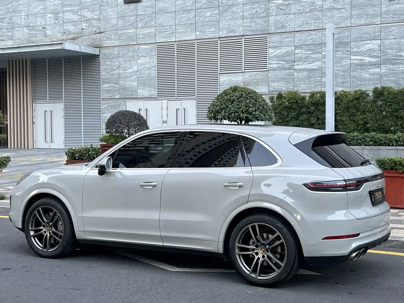 Porsche Cayenne 2022 Cayenne S 2.9T Platinum Edition фото 4