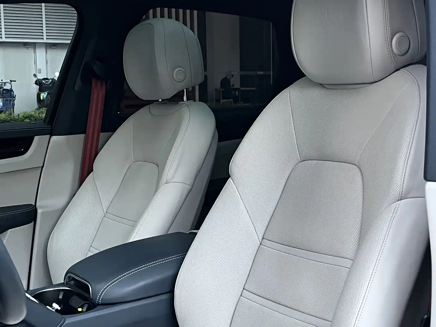 Porsche Cayenne 2022 Cayenne S 2.9T Platinum Edition фото 17