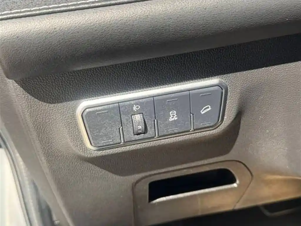 Haval M6 2021 PLUS 1.5T DCT Luxury Smart Connect фото 4
