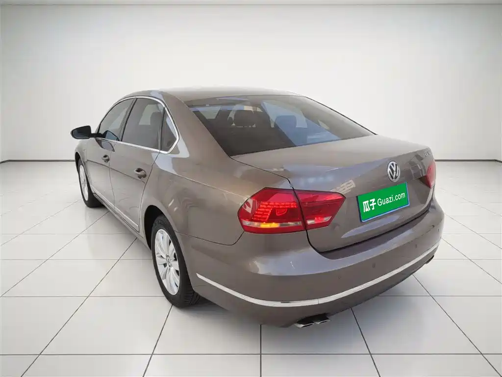 Volkswagen Passat 2014 1.8TSI DSG Luxury Edition фото 5