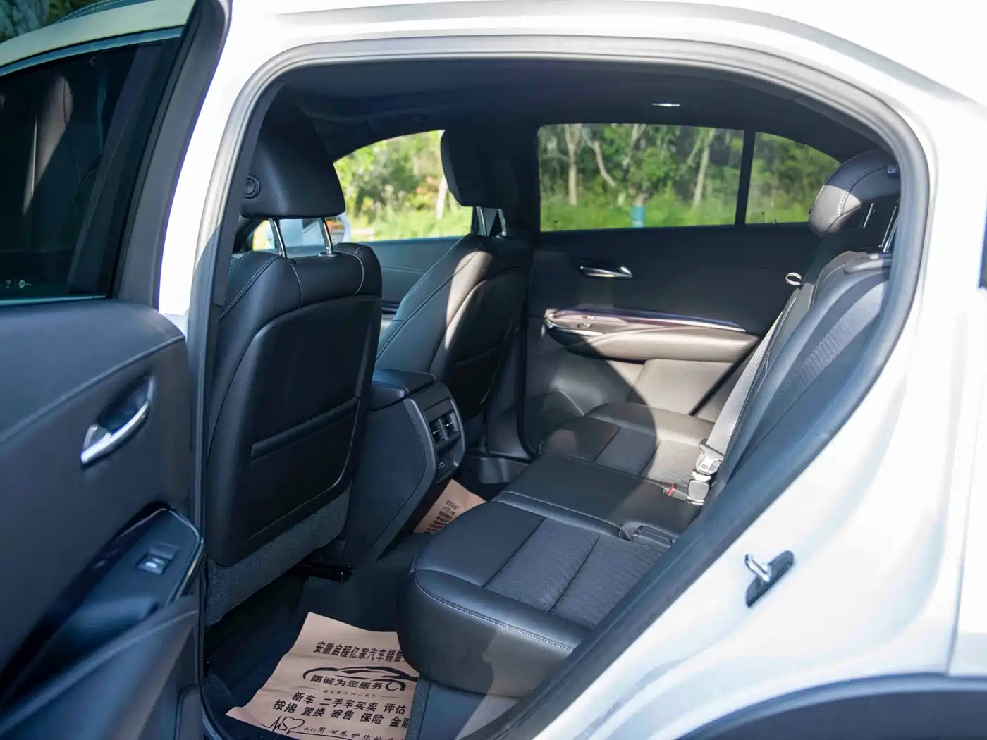 Photo 6 - Cadillac XT4