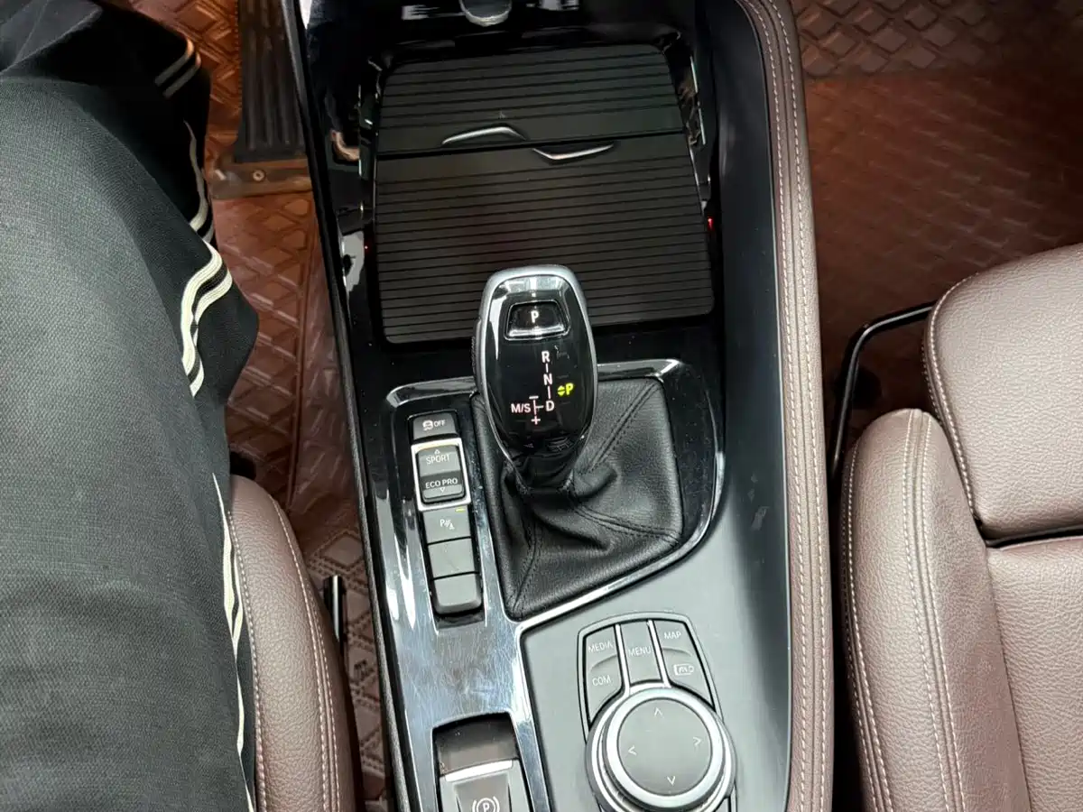 BMW X1 2022 sDrive20Li Premium фото 10