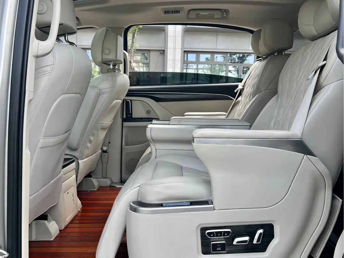 Buick GL8 2021 ES Landlord 653T Comfort фото 10