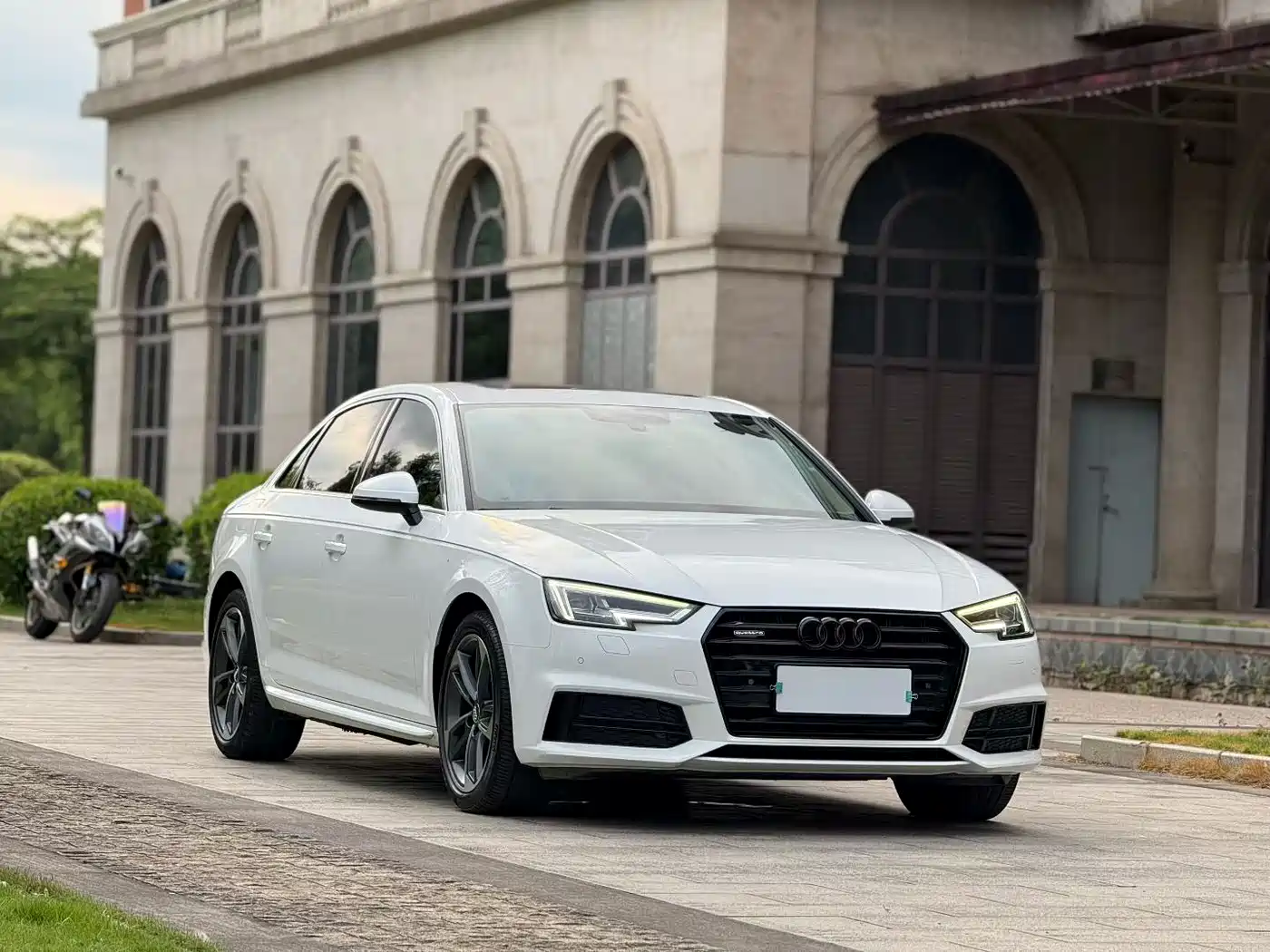 Audi A4L 2018 30th Anniversary 40 TFSI Fashion фото 3