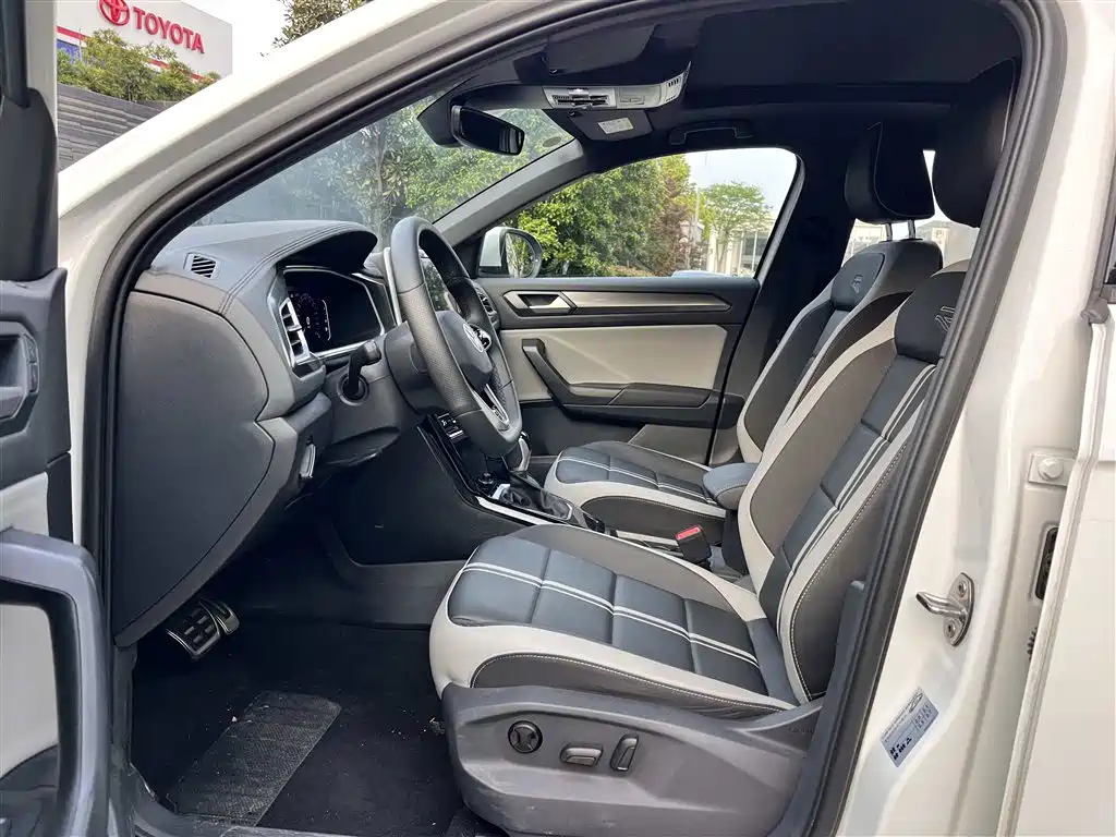Volkswagen T-ROC 2024 300TSI DSG 2WD Morning Light Edition фото 5