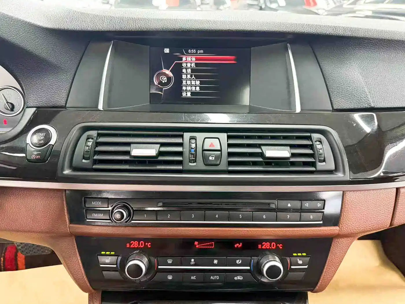 BMW 5 Series 2017 525Li Leading Edition фото 15