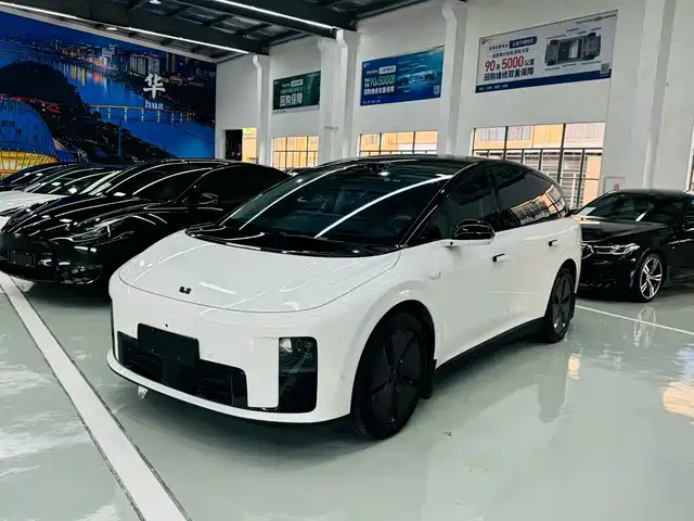  Li Auto Li i8 2025 Standard Edition