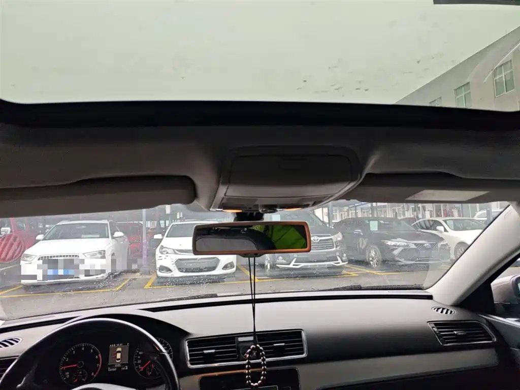 Volkswagen Passat 2015 1.8TSI DSG Prestige Edition фото 18