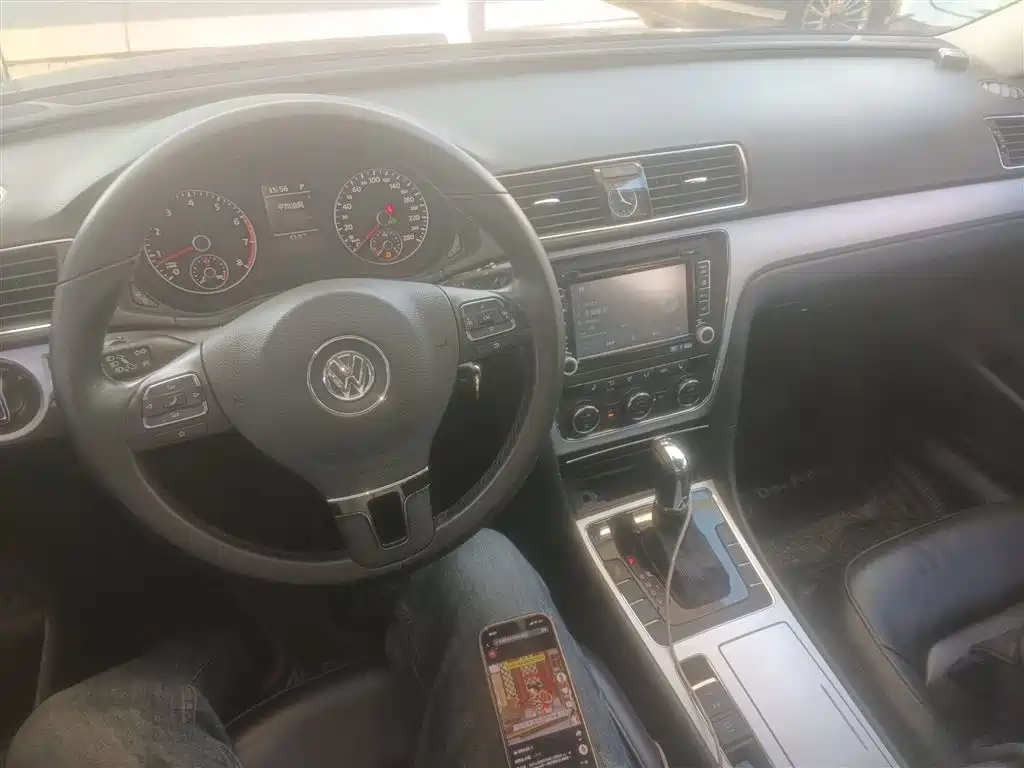Volkswagen Passat 2014 1.8TSI DSG Luxury Edition фото 10