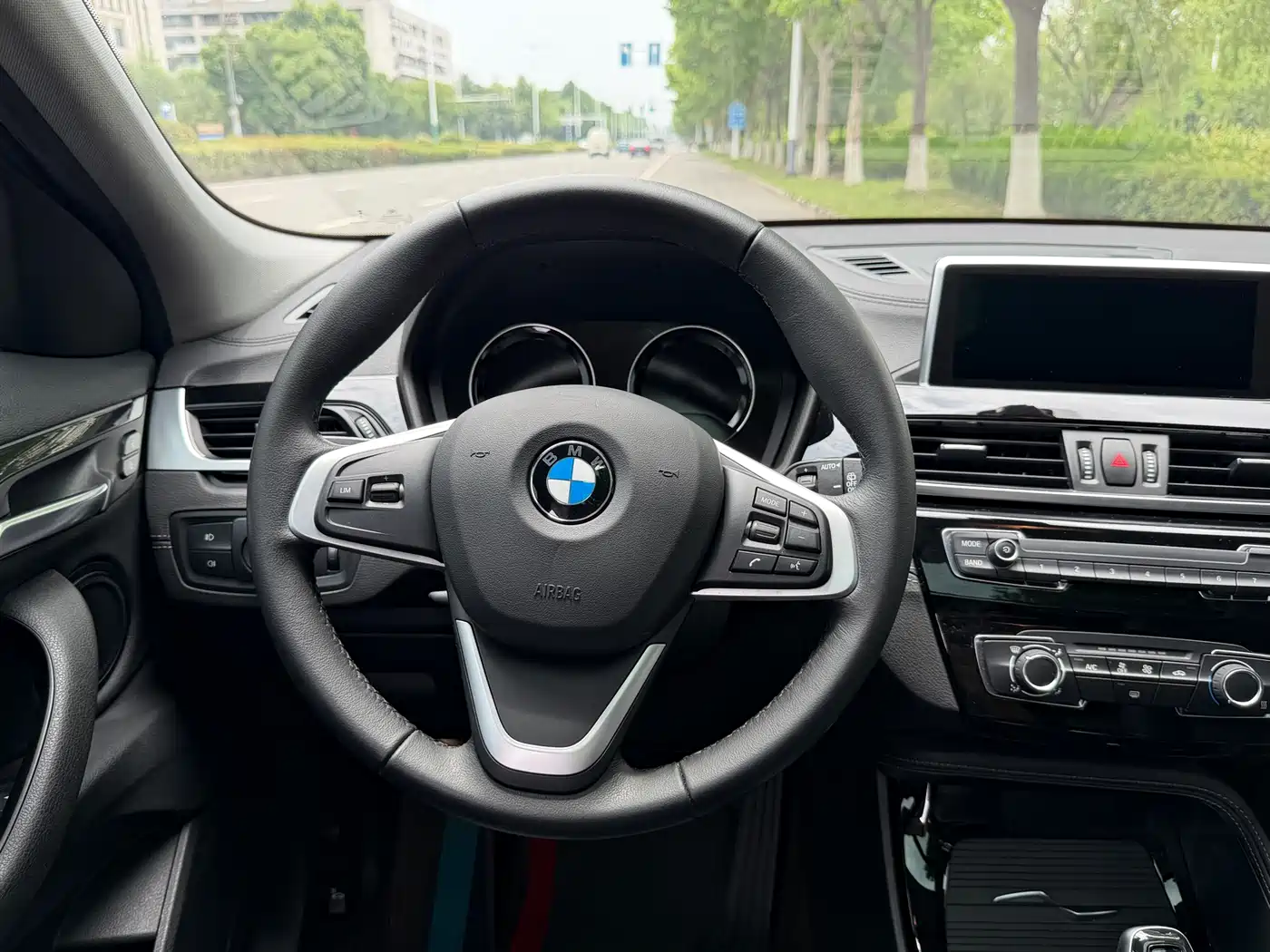 BMW X2 (Import) 2019 sDrive20i M Off-Road Package China VI фото 8