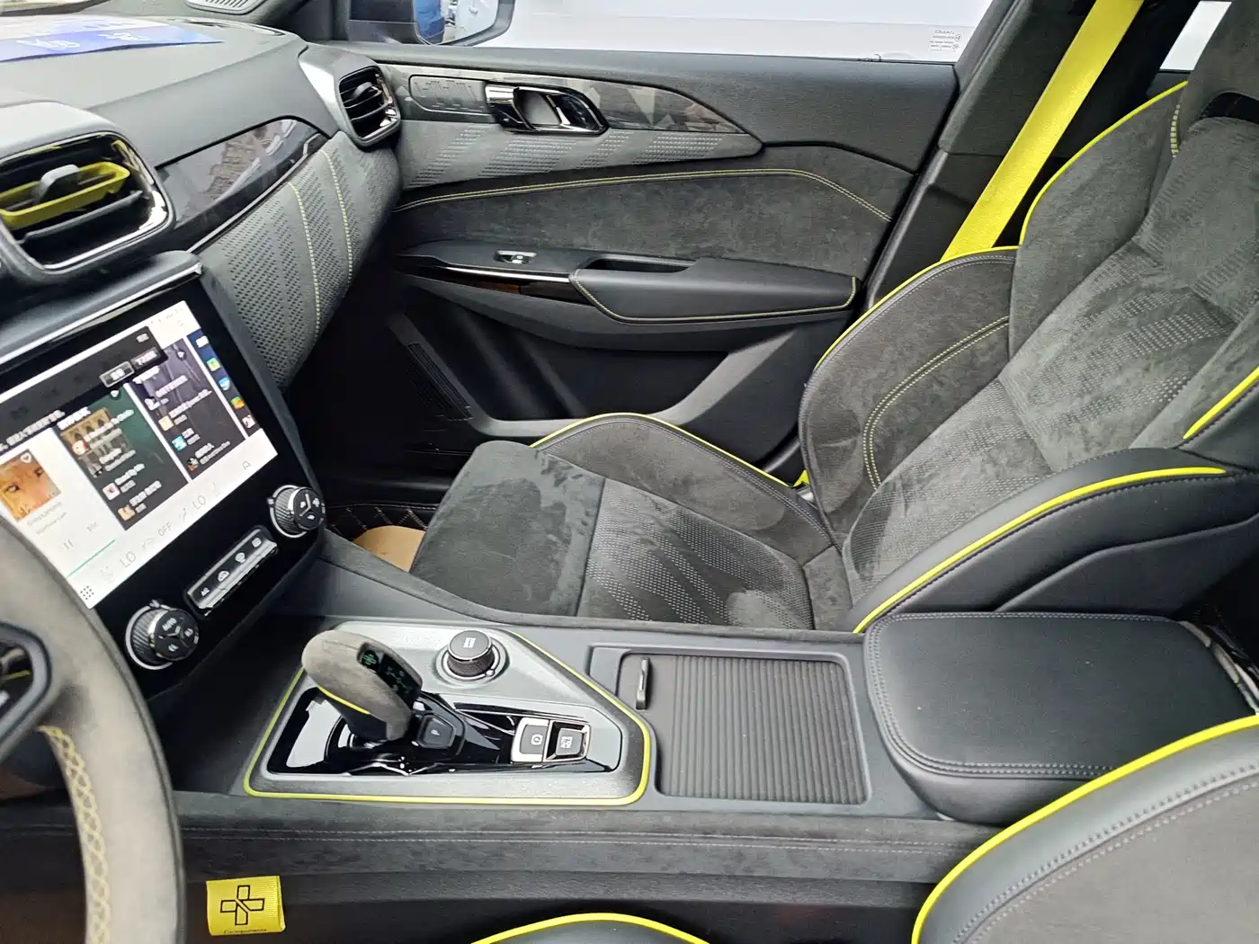 Lynk & Co 03 2022 03+ 2.0TD Auto Performance Package фото 6