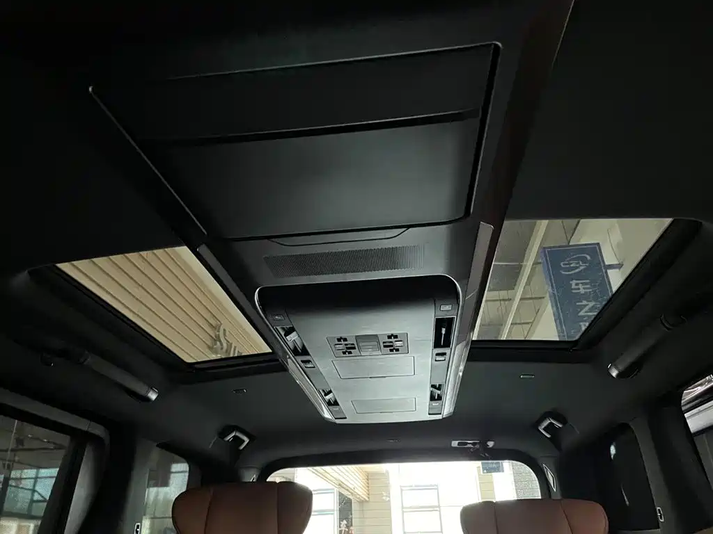 Toyota Vellfire 2024 Crown Hybrid 2.5L Executive Premium Edition фото 12