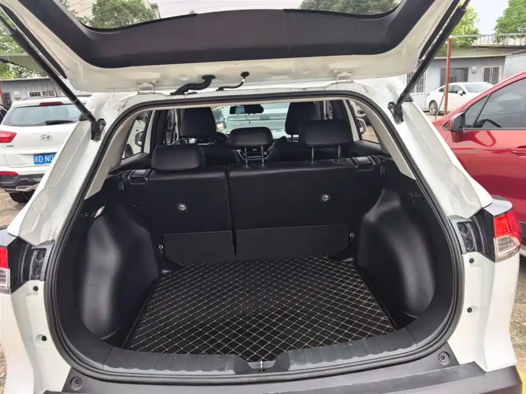 Toyota Frontlander 2024 2.0L CVT Leading Edition фото 19