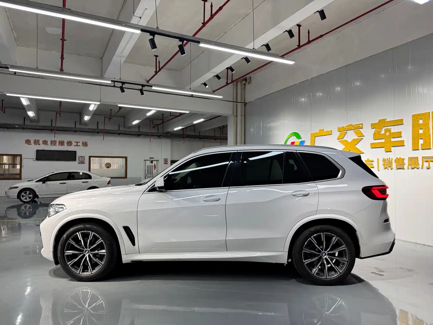 BMW X5 (Import) 2019 xDrive40i M Sport Package фото 19