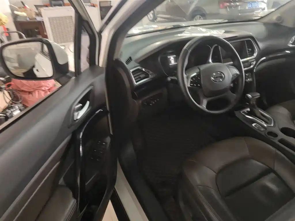 GAC Trumpchi Trumpchi GS4 2016 235T G-DCT Luxury Edition фото 16