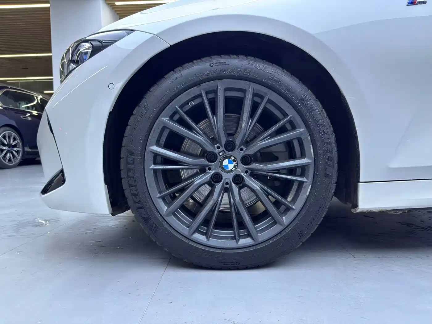 BMW 3 Series 2023 330i M Sport Shadow Edition фото 9