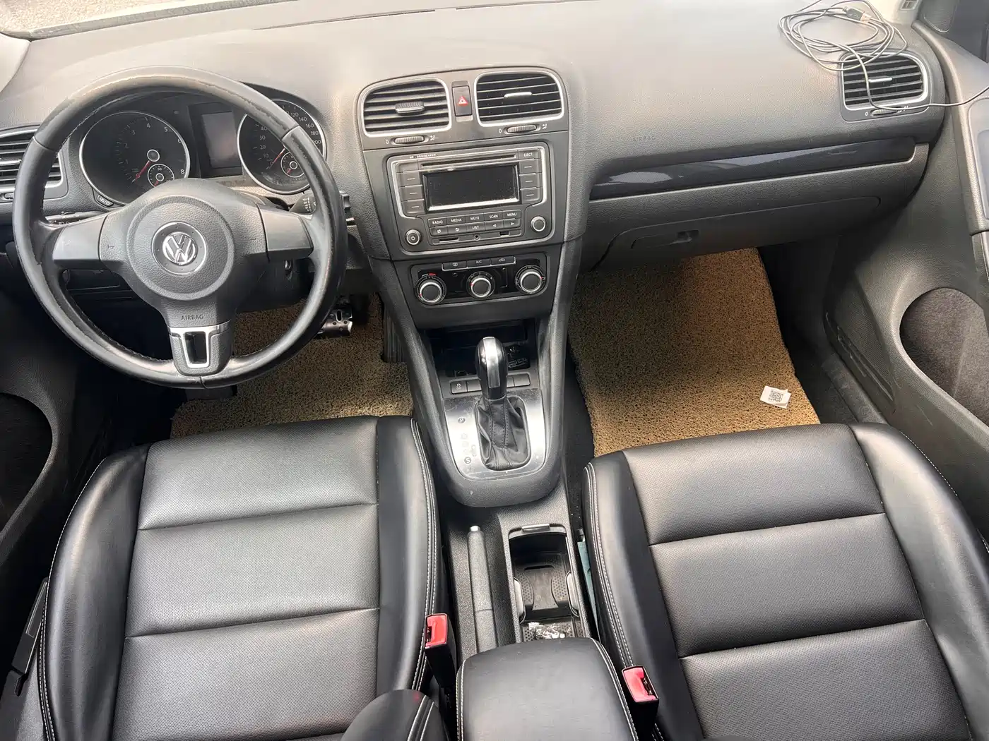 Volkswagen Golf 2014 1.6L Automatic Comfort фото 9