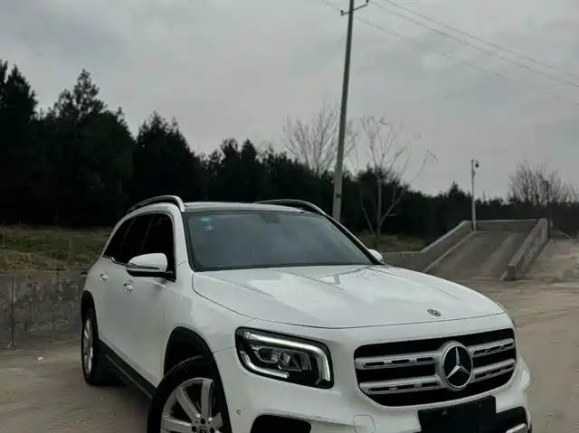 MERCEDES-BENZ GLB