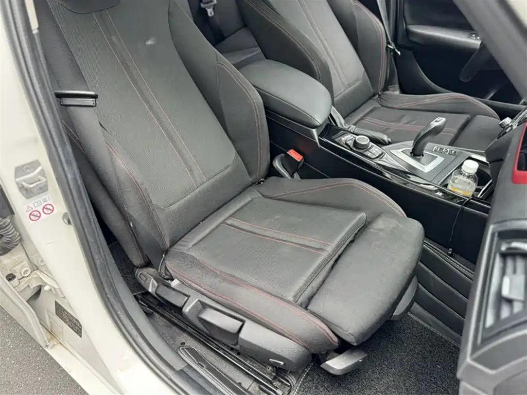 BMW 1 Series (Import) 2018 118i Sport Design Package фото 13