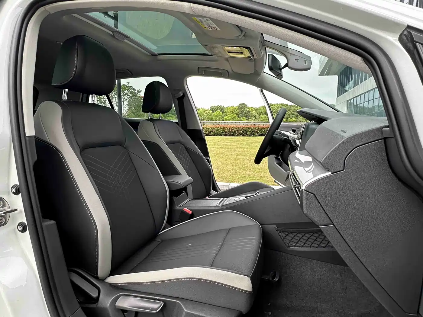 Volkswagen Golf 2023 280TSI DSG Pro фото 8