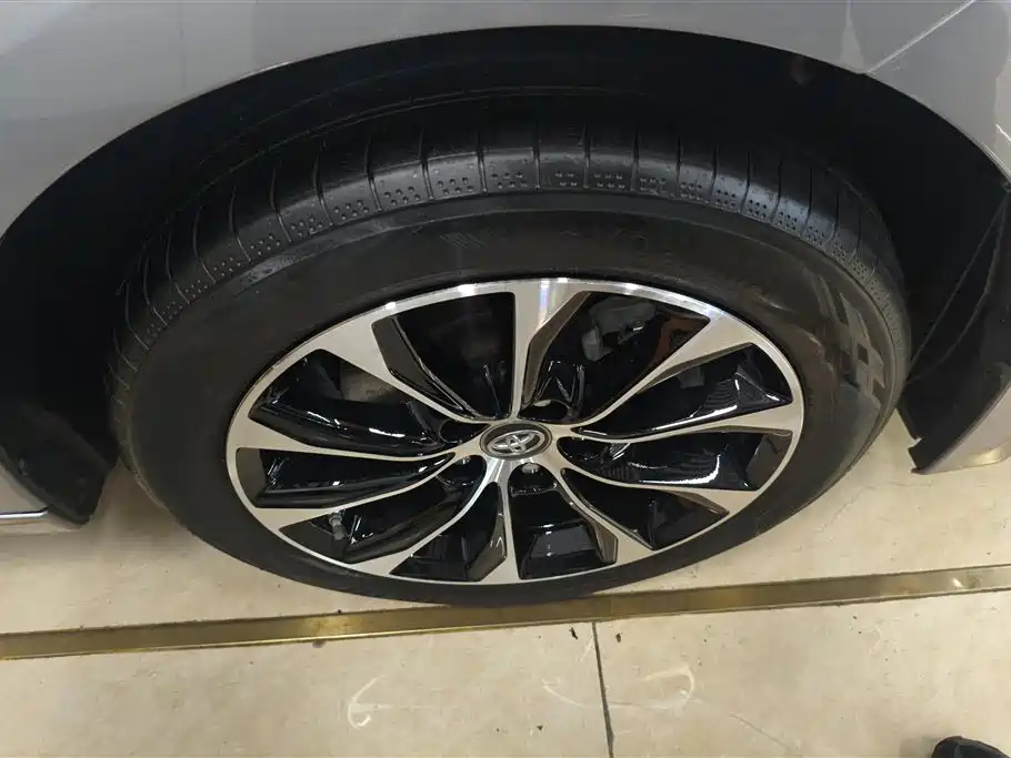 Toyota Avalon 2022 2.0L Luxury Edition фото 6