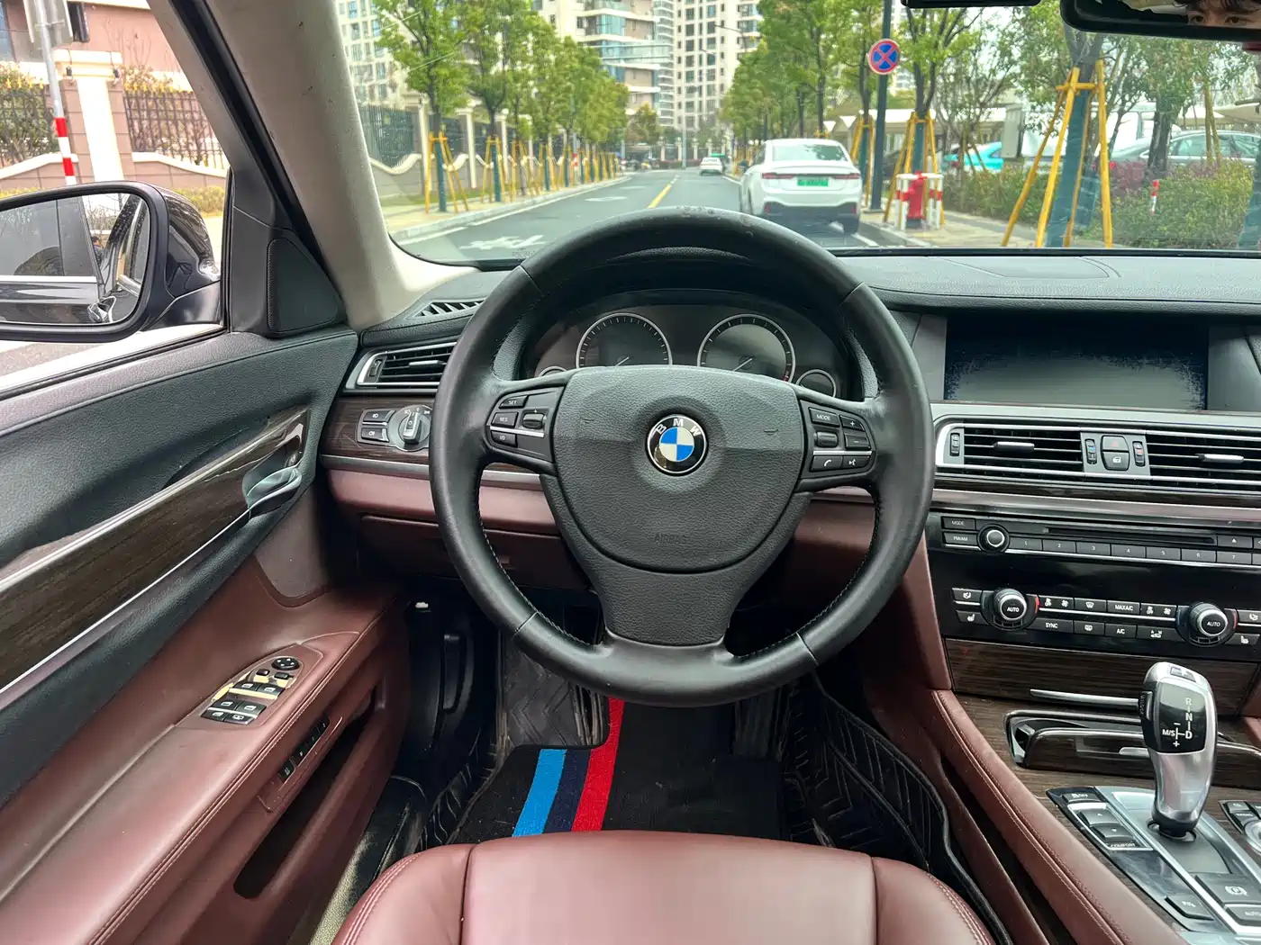 BMW 7 Series 2011 730Li Elegance фото 10
