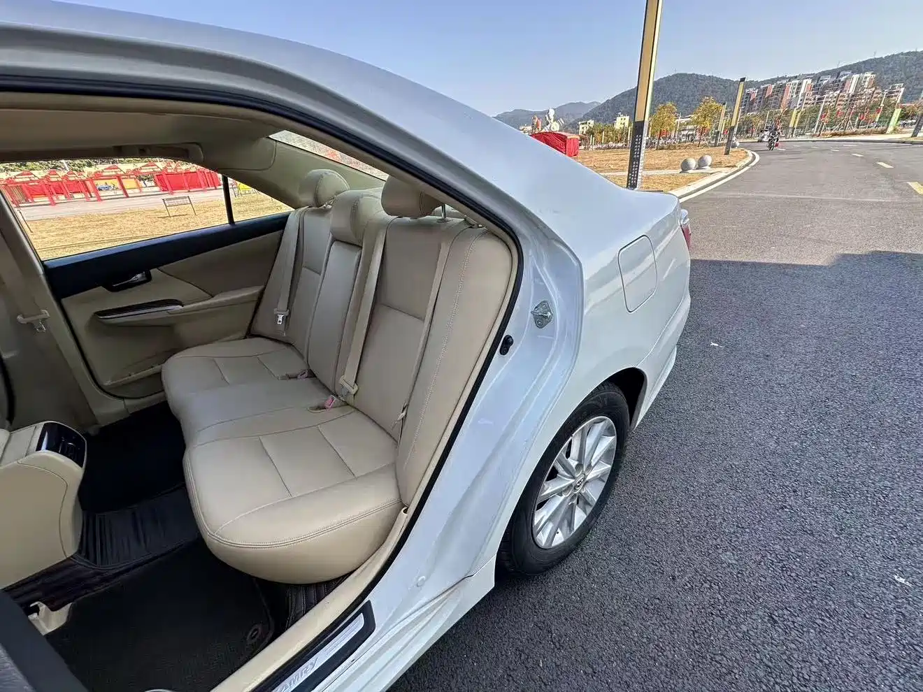 Toyota Camry 2016 2.0E 10th Anniversary Elite Edition фото 8
