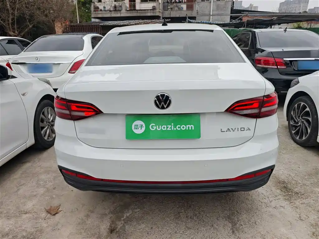 Volkswagen Lavida 2023 Facelift 1.5L Auto Comfort Edition фото 6