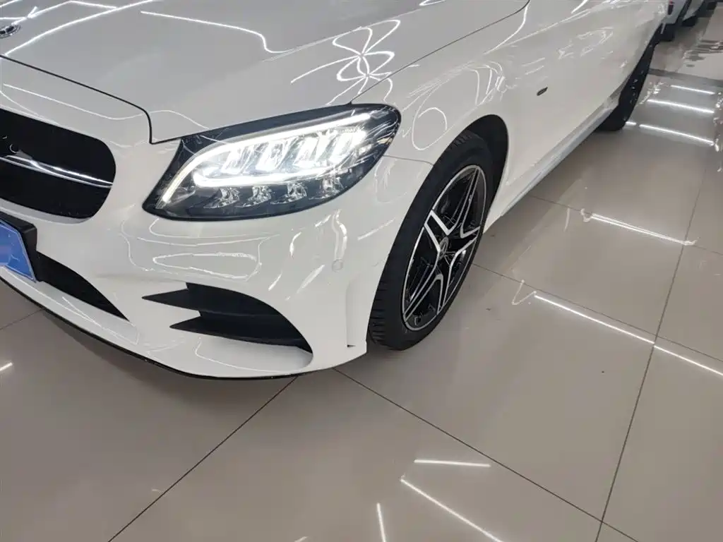 MERCEDES-BENZ CLASS C