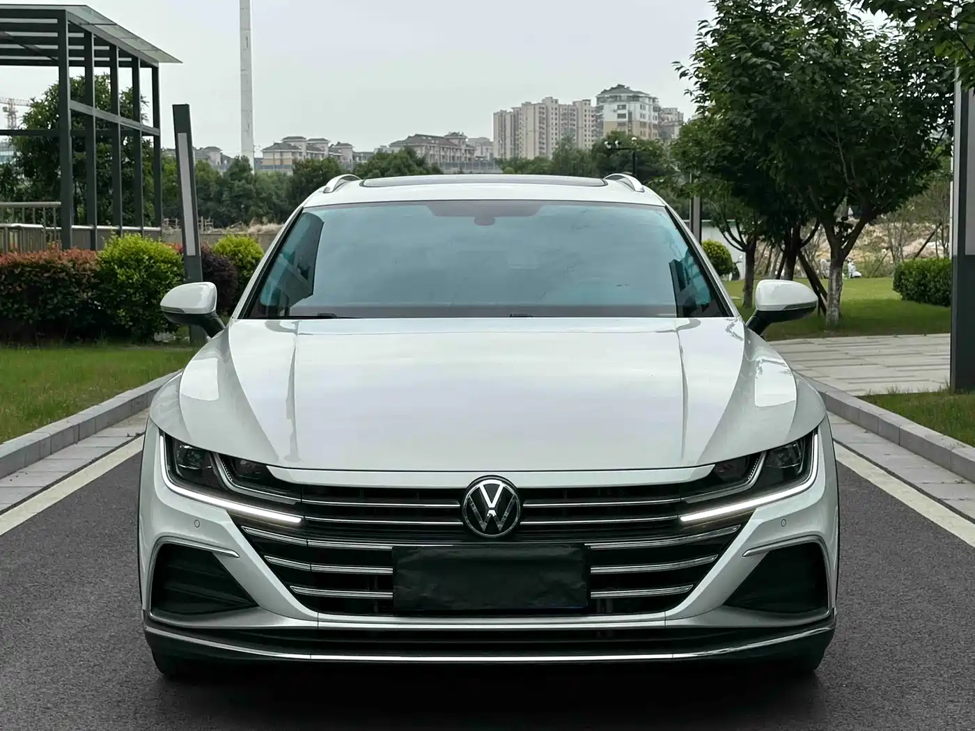 Volkswagen FAW-Volkswagen CC 2021 Shooting Brake 330TSI Hunter Edition фото 2
