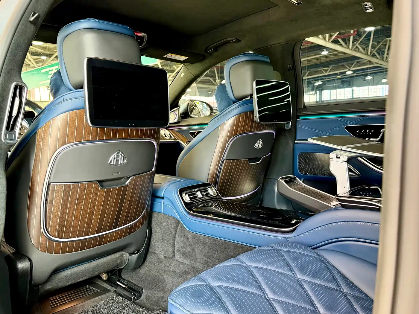 Mercedes-Benz Maybach S-Class 2022 S 680 4MATIC Craftsmanship Limited Launch Edition фото 29