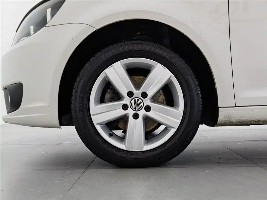 Volkswagen Touran 2015 1.4T Manual Trend Edition 5-seater фото 17