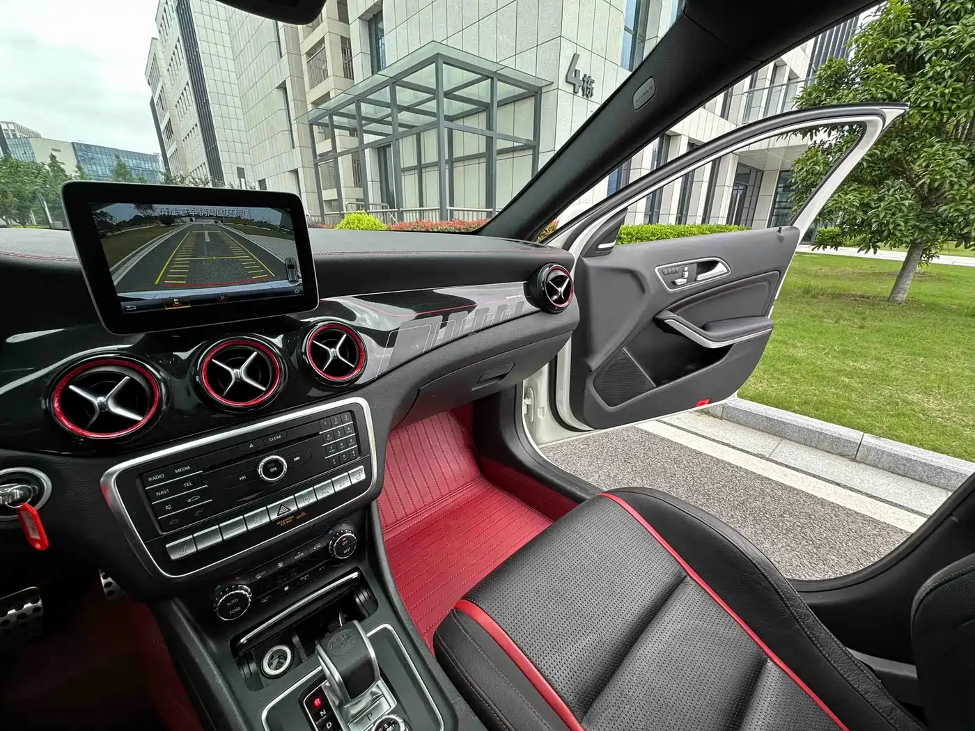 Mercedes-Benz GLA AMG 2017 AMG GLA 45 4MATIC фото 18