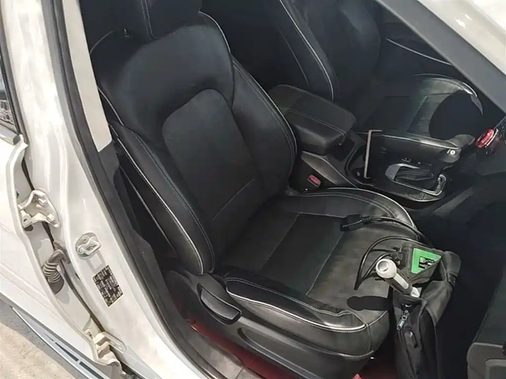 Hyundai Santa Fe 2017 2.4L Automatic 2WD Intelligent 5-Seater фото 25